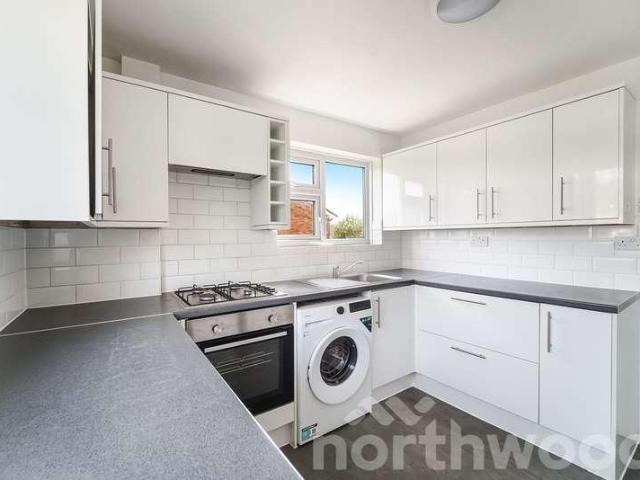 Flat for sale in Ewell, Epsom and Ewell