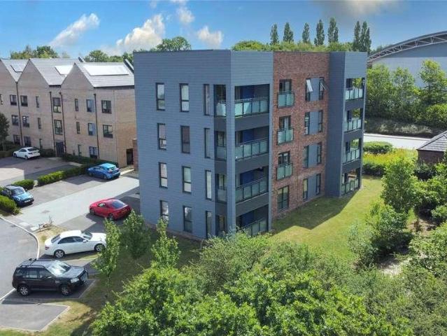 Flat for sale in Cheswick Green, West Midlands