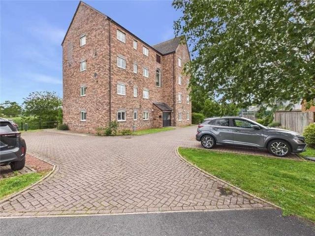 Flat for sale in Westlands, Crookhill