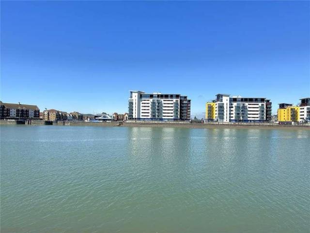 Flat for sale in Sovereign Harbour, Eastbourne