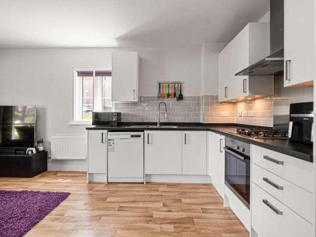 Flat for sale in Blackhills, Surrey
