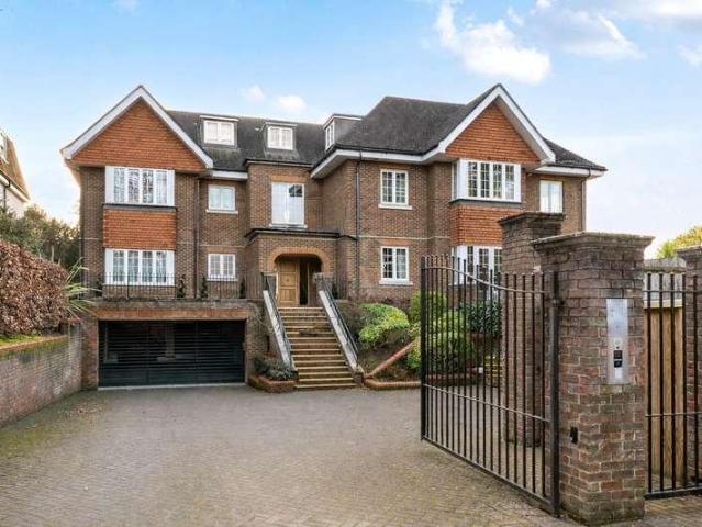 Flat for sale in Blackhills, Surrey