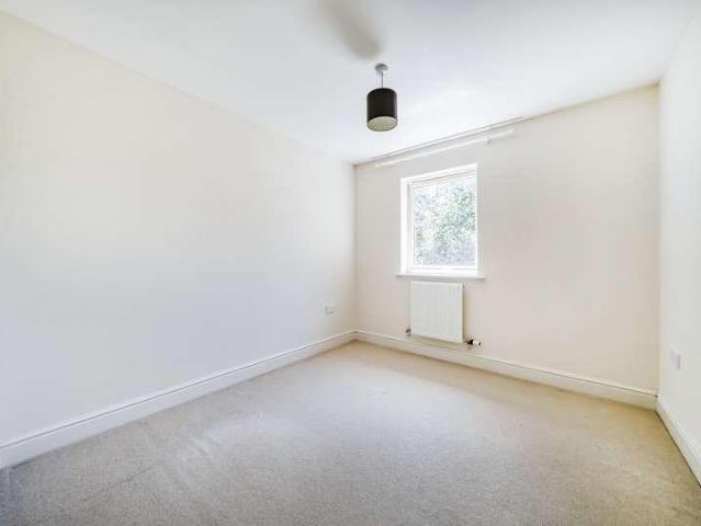 Flat for sale in Sunnymead, Oxford