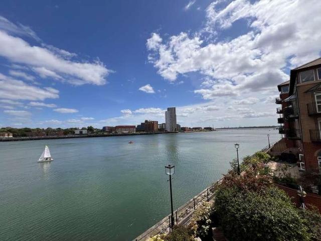 Flat for sale in Ocean Village, City Of Southampton