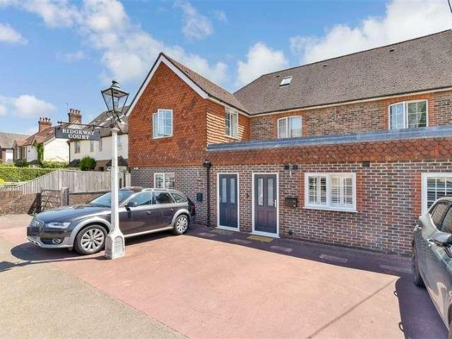 Flat for sale in Cox Green, Horsham