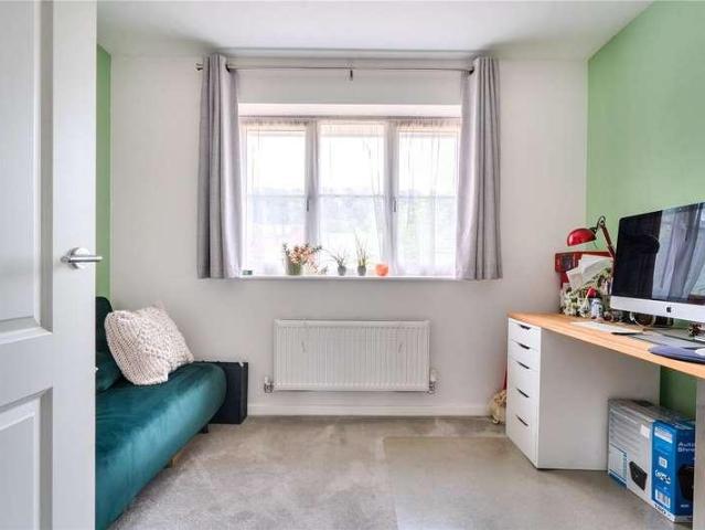 Flat for sale in Chesham, Asheridge