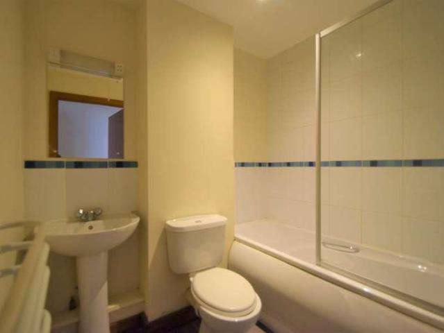 Flat for sale in Maidenhall, Key Street