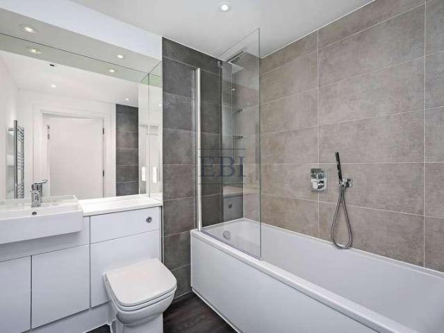 Flat for sale in Lower Halliford, Surrey