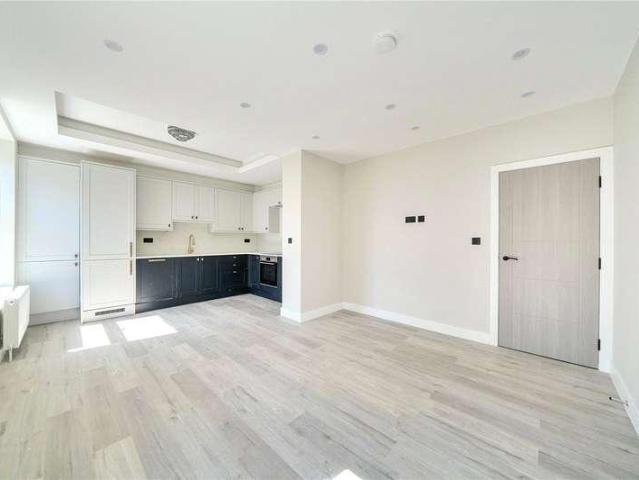 Flat for sale in London Borough of Croydon, Greater London