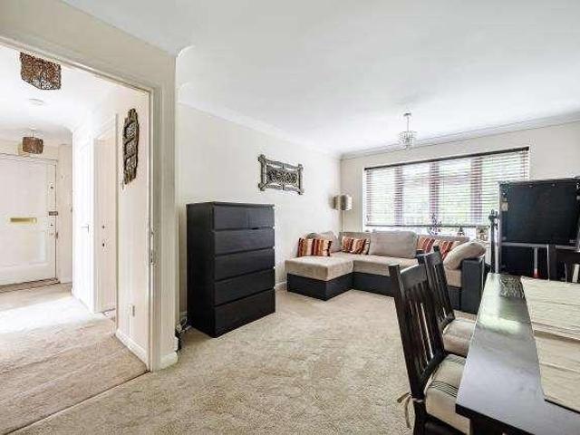 Flat for sale in Slough