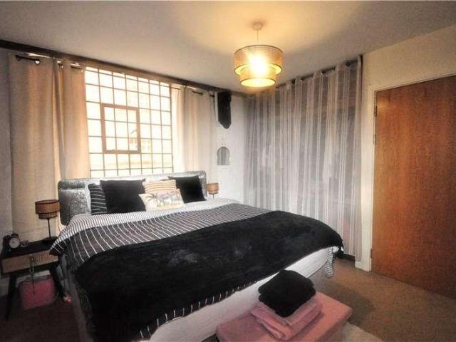 Flat for sale in Chester, Newtown