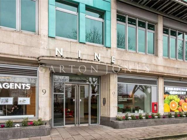 Flat for sale in Vauxhall, Greater London