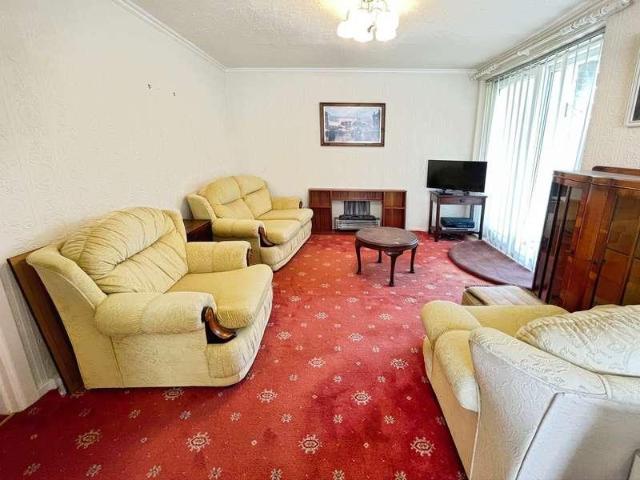 Flat for sale in Lee Bank, Greater Manchester