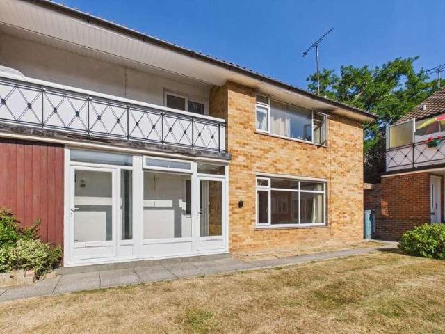Flat for sale in Worthing, West Sussex