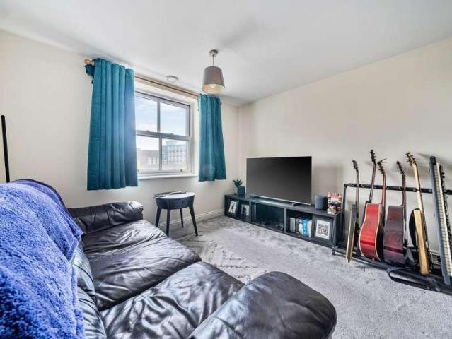 Flat for sale in Redcliffe, Feckenham