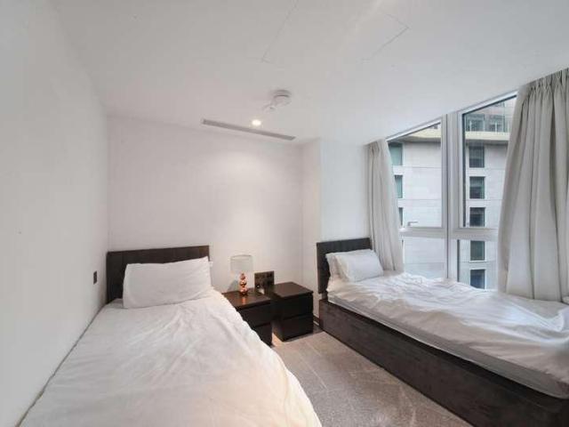 Flat for sale in Paddington, Greater London