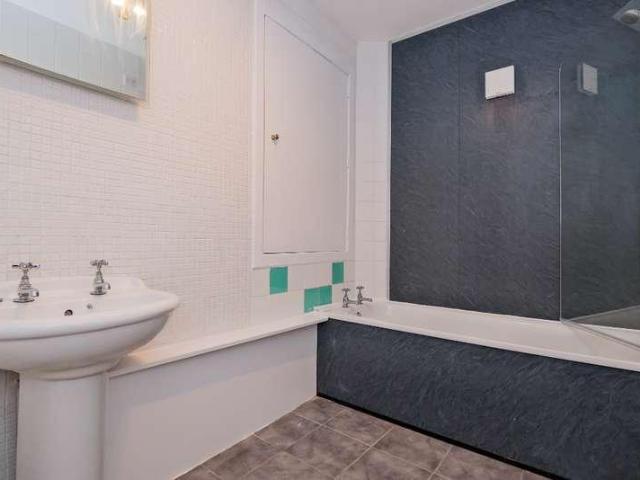 Flat for sale in Anderston, Scotland