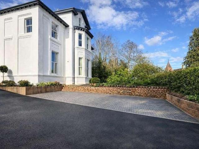 Flat for sale in Great Malvern, Forthampton