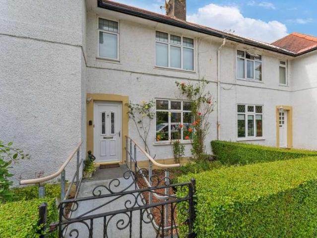 Flat for sale in Kilmacolm, Scotland
