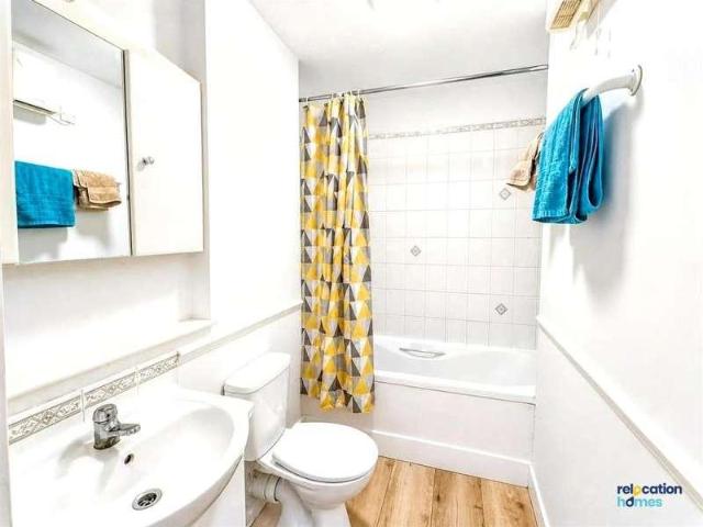 Flat for sale in London Borough of Haringey, Greater London