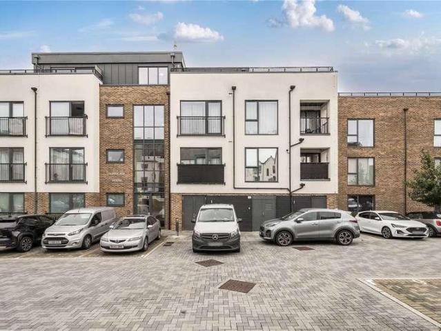 Flat for sale in London Borough of Hillingdon, Greater London