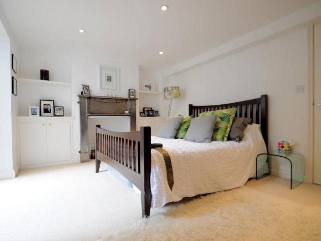 Flat for sale in Peckham, Greater London