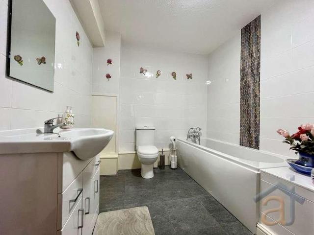 Flat for sale in Southport, Sefton