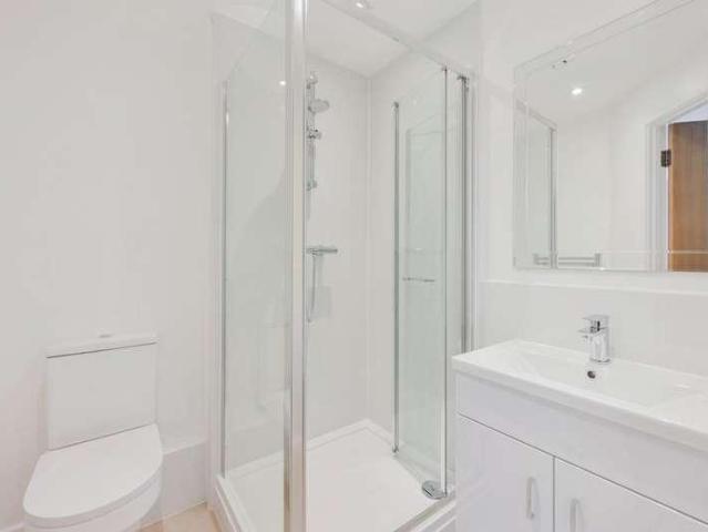 Flat for sale in Woodcote, Epsom