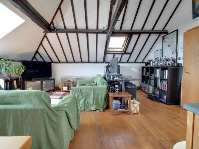 Flat for sale in Lewes, Iford