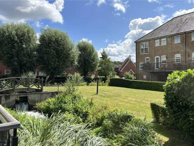 Flat for sale in Wooburn, Berghers Hill