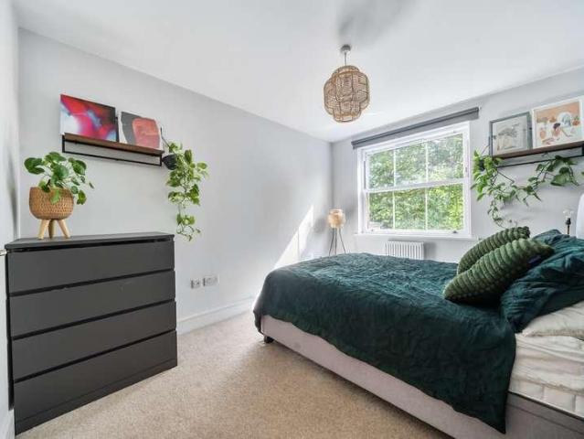 Flat for sale in Kingsdown, Feckenham