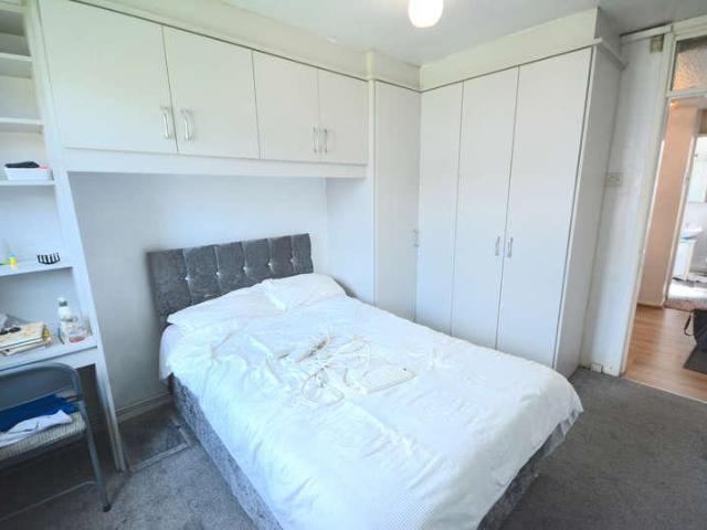Flat for sale in Besses o' th' Barn, Bury