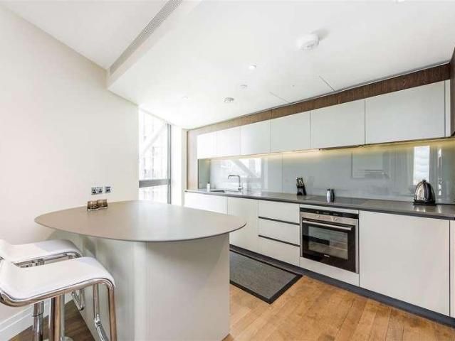 Flat for sale in Nine Elms, Greater London