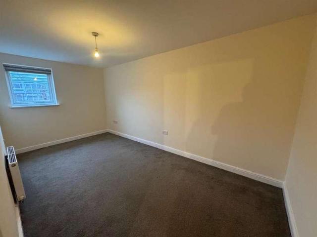 Flat for sale in Elland Flat for sale in Elland