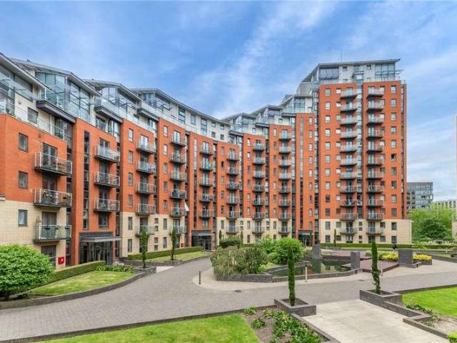 Flat for sale in Leeds, Holbeck Urban Village