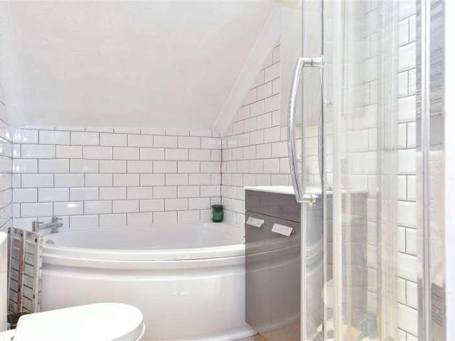 Flat for sale in Round Hill, Brighton & Hove