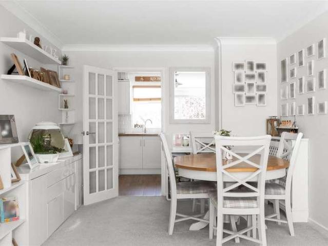 Flat for sale in Godstone, Godstone