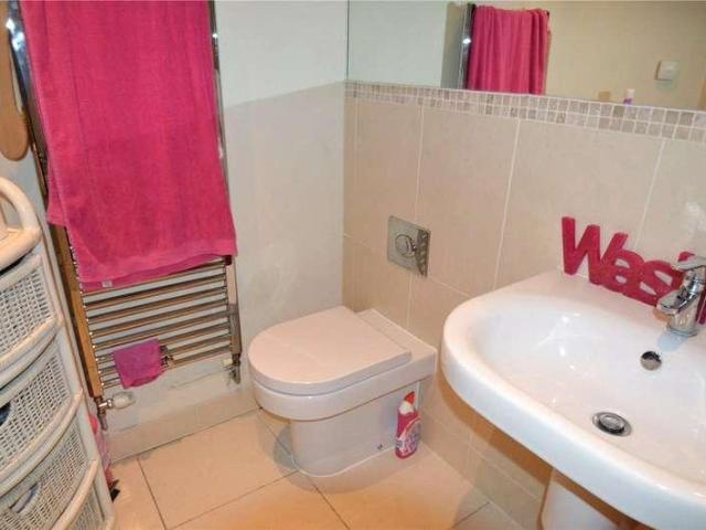 Flat for sale in London Borough of Croydon, Purley
