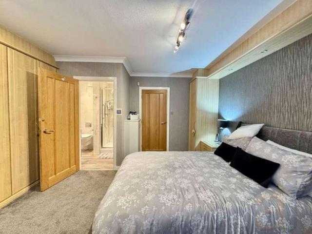 Flat for sale in Southport, Sefton