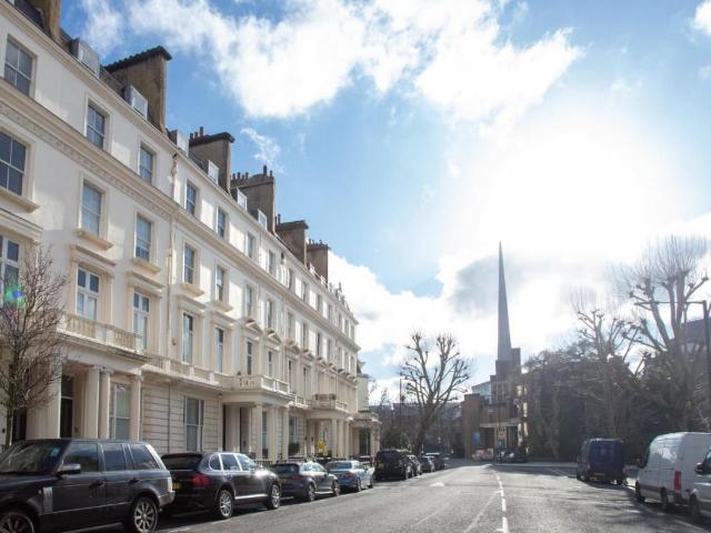 Flat for sale in Maida Vale, Greater London