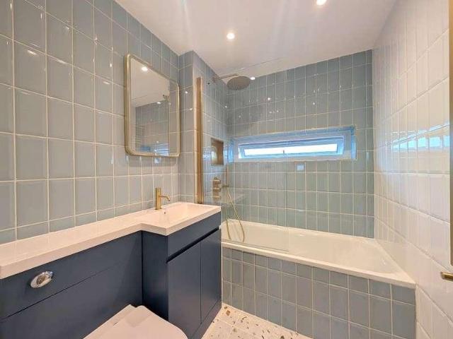 Flat for sale in Lower Halliford, Surrey
