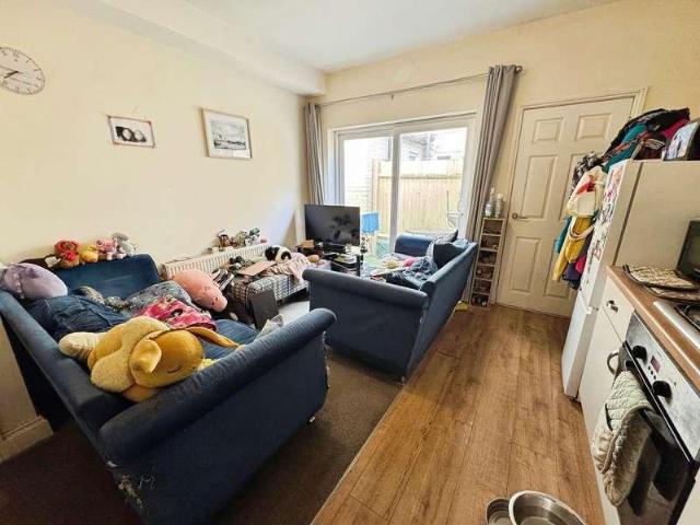 Flat for sale in Dale Hill, Essex