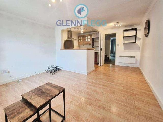 Flat for sale in Slough