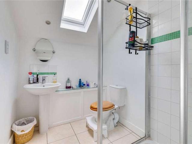Flat for sale in Walham Green, Greater London