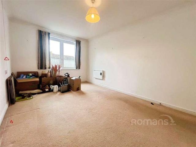 Flat for sale in Aldershot, Rushmoor
