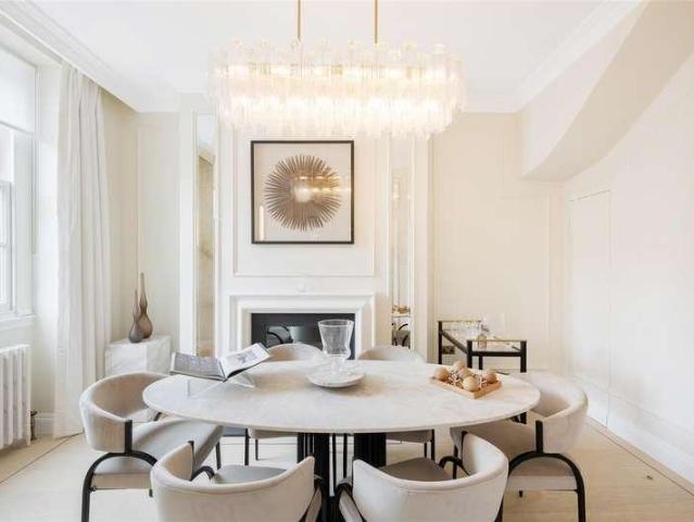 Flat for sale in Chelsea, Greater London