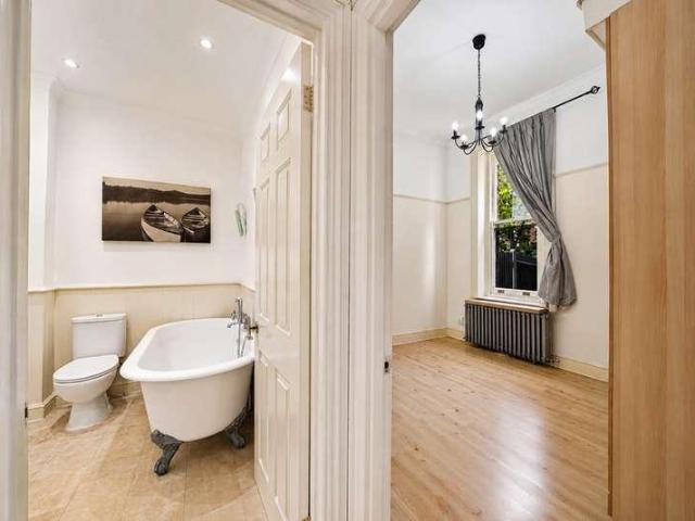 Flat for sale in London Borough of Croydon, Greater London