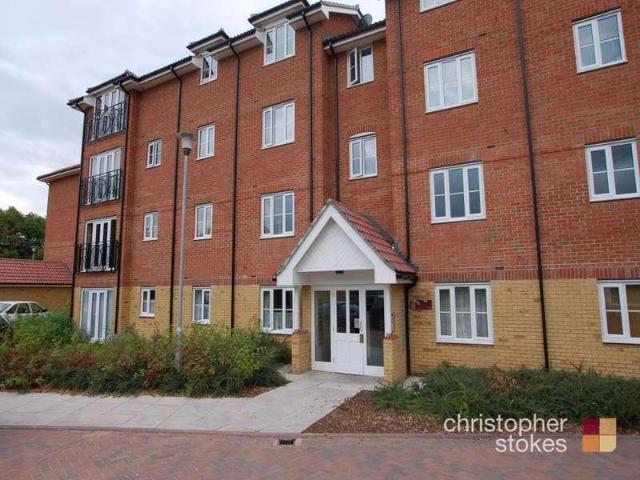 Flat for sale in Broxbourne, Hertfordshire