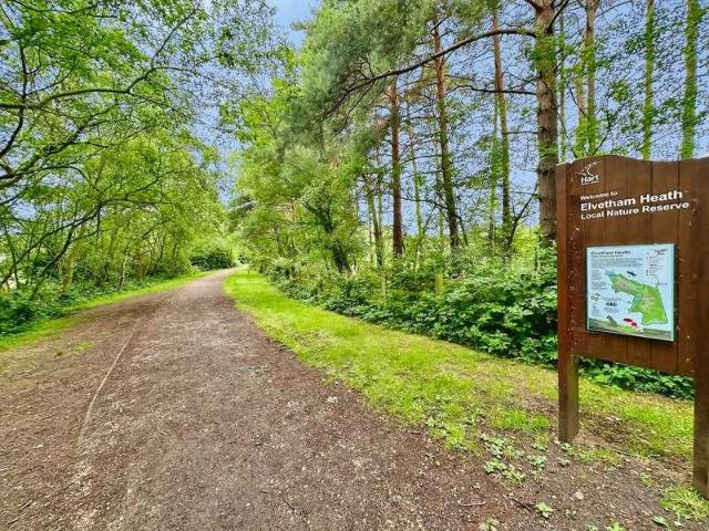 Flat for sale in Elvetham Heath, Hart
