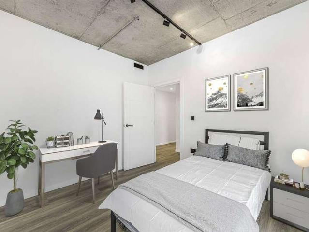 Flat for sale in Maryland, Greater London